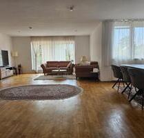 Helle 4-Zimmer Wohnung, Stockum Düsseldorf, 161 qm, Doppelgarage