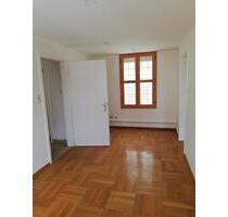 Charmante 2-Zimmer-Wohnung mit Balkon im Ortskern von Stuttgart-Weilimdorf (Alter Ortskern), 1. OG