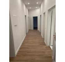 4 Zimmer Wohnung mit Balkon und Einbauküche und 2 Bäder Saniert - Halberstadt