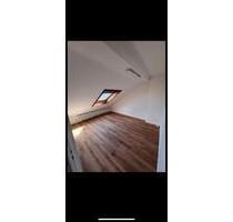 1,5 Zimmer Wohnung (Dachgeschoss) mit geteilten Bad!! - Bonn Gielgen