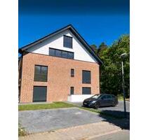 NEUE 2 Zimmer Wohnung, EG, Garten, 79 qm incl. Küche, Stellplatz - Schloß Holte-Stukenbrock
