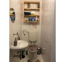 Möbilierte 1 Zimmer Wohnung in zentraler Lage mit Balkon - Leonberg