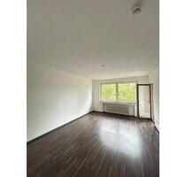 Ruhige Drei Zimmer Wohnung mit Balkon in Oberhausen Borbeck zu vermieten