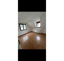 Helle 3 Zimmer Dachgeschoss Wohnung in Waiblingen