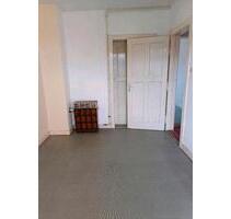 2 Zimmer Dachgeschoss Hobbyraum mit Küche,Balkon,WC OHNE DUSCHE - Offenbach am Main Buchrain