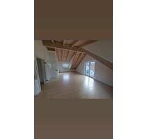 Großzügige 3.5 Zimmer Wohnung in ruhiger Lage in Hüttlingen