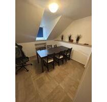 Schöne 5-Zimmer Wohnung mit Balkon in perfekter Lage - Nürnberg Herrnhütte