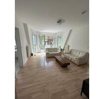 Möblierte zwei Zimmer Wohnung - 1.350,00 EUR Kaltmiete, ca.  50,00 m² in Berlin (PLZ: 12357) Neukölln
