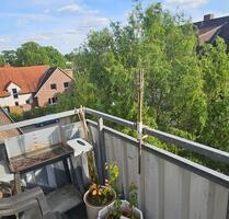 Gut geschnittene 3 Zimmer Wohnung mit Balkon im 2. OG in Langenhagen Kaltenweide