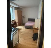 Möbliertes Zimmer mit Bad im Souterrain - Gauting