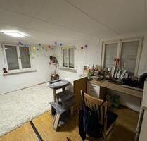 Zwei Zimmer im Haus - 700,00 EUR Kaltmiete, ca.  18,00 m² in Rust (PLZ: 77977)
