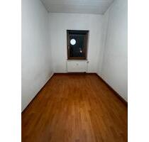 WG Zimmer zu vermieten - 450,00 EUR Kaltmiete, ca.  12,00 m² in Weiden in der Oberpfalz (PLZ: 92637)