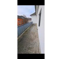 2 Zimmer Wohnung in Krefeld mit großem Balkon. Vereinsstraße 11 - Meerbusch Necklenbroich