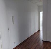 Wohnung Helle 3,5- Zimmer Wohnung + kleiner Wintergarten im WZ - Königsbrunn