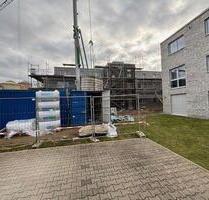 Erstbezug im Neubau: 3 Zimmer auf ca. 84,41 m² im Staffelgeschoss mit Aufzug und tollem Balkon - Neumünster Brachenfeld/Ruthenberg