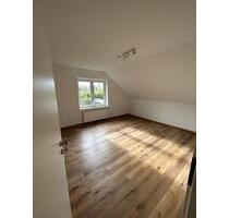 Schöne 5-Zimmer 109m² große Wohnung mit Balkon in Bockhorn
