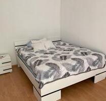 Zimmer frei in WG für 2 Monate - 550,00 EUR Kaltmiete, ca.  93,00 m² in Düsseldorf (PLZ: 40476) Derendorf