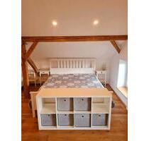 grosses, möbliertes Dachgeschoss Wohnung Zimmer zu vermieten - Bockhorn