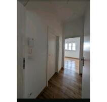 Schöne 2-Zimmer DG-Wohnung mit Balkon und Außenstellplatz - Ansbach
