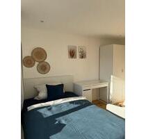 Helles WG Zimmer mit privatem Balkon - München Sendling-Westpark