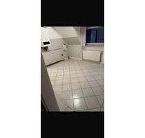 Dachgeschosswohnung 3 Zimmer Renovierungsbedürftig - Willich