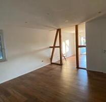 Helle 3,5-Zimmer Wohnung mit Balkon in Calden