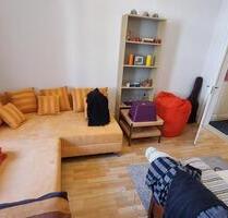 Schöne 2 Zimmer Wohnung im gepflegten ruhigen Altbauhaus - Karlsruhe Südstadt