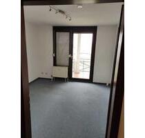 2 Zimmer Wohnung in Kliniknähe - 700,00 EUR Kaltmiete, in Lahnau (PLZ: 35633)