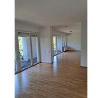 Sehr schöne 5-Zimmer Wohnung mit großem Balkon - Neuburg an der Donau