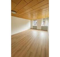 TOP LAGE | Renovierte Charmante 3 Zimmer mit 95qm und Balkon - Schramberg