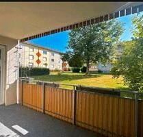 2 Zimmer Wohnung mit Balkon, Badmöbel, Einbauküche in Es Zollberg - Esslingen am Neckar Brühl