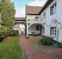 Fünf-Zimmer Maisonette-Wohnung in historischer Hofanlage - Neuss Holzheim