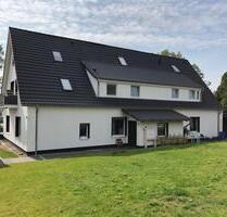 Sanierte 2 Zimmer Maisonette Wohnung mit Einbauküche und Duschbad - Itzehoe