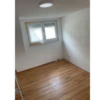 1 WG Zimmer in 2er-WG - 450,00 EUR Kaltmiete, ca.  16,00 m² in Gerlingen (PLZ: 70839)