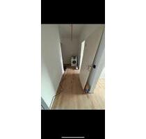3 Zimmer Dachgeschosswohnung - 790,00 EUR Kaltmiete, ca.  80,00 m² in Braunschweig (PLZ: 38114) Lehndorf-Watenbüttel