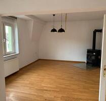 5 Zimmer Maisonette Wohnung - 1.350,00 EUR Kaltmiete, ca.  115,00 m² in Bergisch Gladbach (PLZ: 51465)