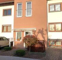 Gut geschnittene 3,5 Zimmer Wohnung mit schöner Loggia und KFZ Stellplatz - Karben