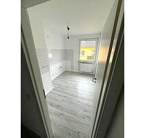 Renovierte 2 Zimmer Wohnung - Küche, Diele + Bad - zentrale Lage - guter ÖPNV-Anschluß - Wuppertal Gemarkung Barmen