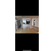 Erdgeschoss Wohnung zur Miete ab 01.10.25 3,5 Zimmer 132 qm - Wendlingen am Neckar