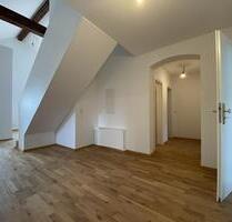 Kernsanierte wunderschöne 5-Zimmer Dachgeschosswohnung - Idstein