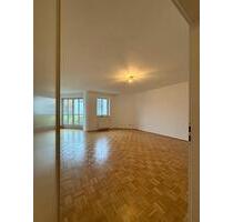 Helle, großzügige 2,5 Zimmer Wohnung mit Balkon und TG Rgbg West - Regensburg Das Dörnberg