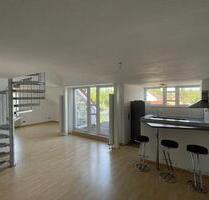 Helle 3-Zimmer Maisonette-Wohnung m. Balkon, Niedervellmar