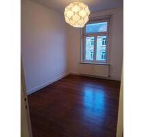 Für Frauen: 2 Zimmer in Zweck-WG mit 3 Zimmern 60qm - Hamburg Altona-Nord