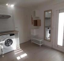 Neu Möbilerte 2 ZIMMER WOHNUNG - 850,00 EUR Kaltmiete, ca.  26,00 m² in Dettingen an der Erms (PLZ: 72581)