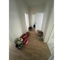 Biete renovierte 3 Zimmer Wohnung in 04229 Leipzig