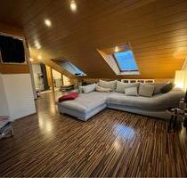 Schöne 4-Zimmer Dachgeschosswohnung zu vermieten! - Augustdorf