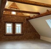 Sanierter Altbau: 5-Zimmer Maisonette-Wohnung im Herzen Leinachs