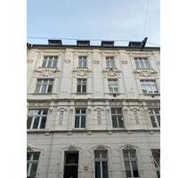 Wuppertal: Freundliche 2-Zimmer-Dachgeschosswohnung im Altbau
