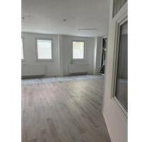2 Zimmer EG Wohnung Wuppertal - 420,00 EUR Kaltmiete, ca.  67,00 m² in Wuppertal (PLZ: 42115) Brill