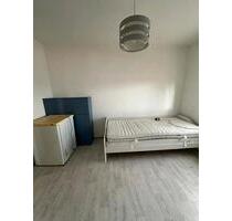 1 Zimmer zu VermietenWG - 500,00 EUR Kaltmiete, ca.  85,00 m² in Neu-Ulm (PLZ: 89231) Ludwigsfeld